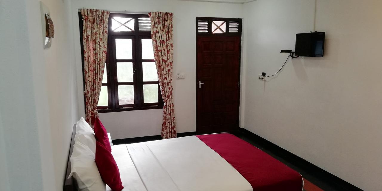 Crescent Sea Resort Nilaveli Exterior photo