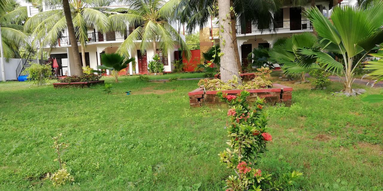 Crescent Sea Resort Nilaveli Exterior photo