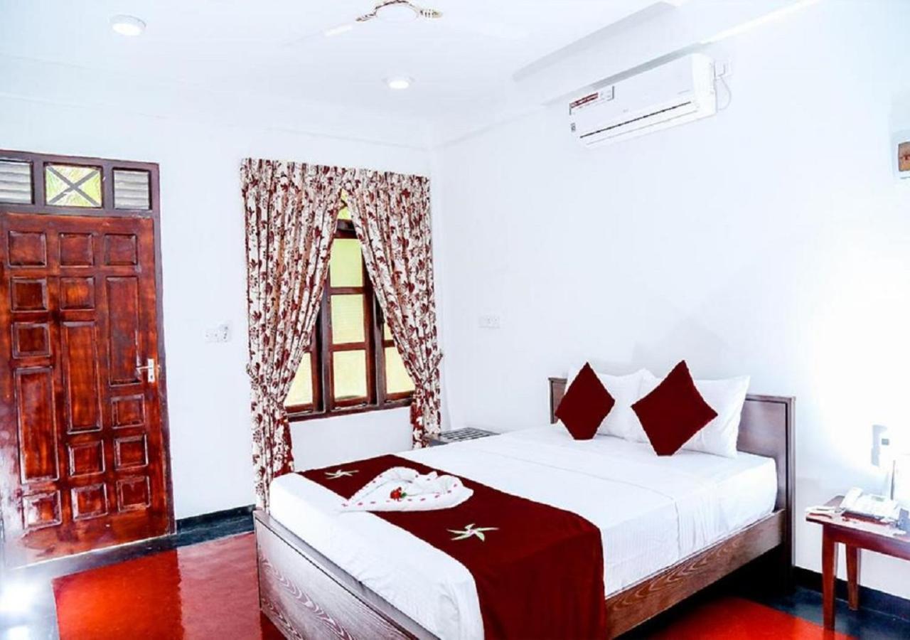 Crescent Sea Resort Nilaveli Exterior photo