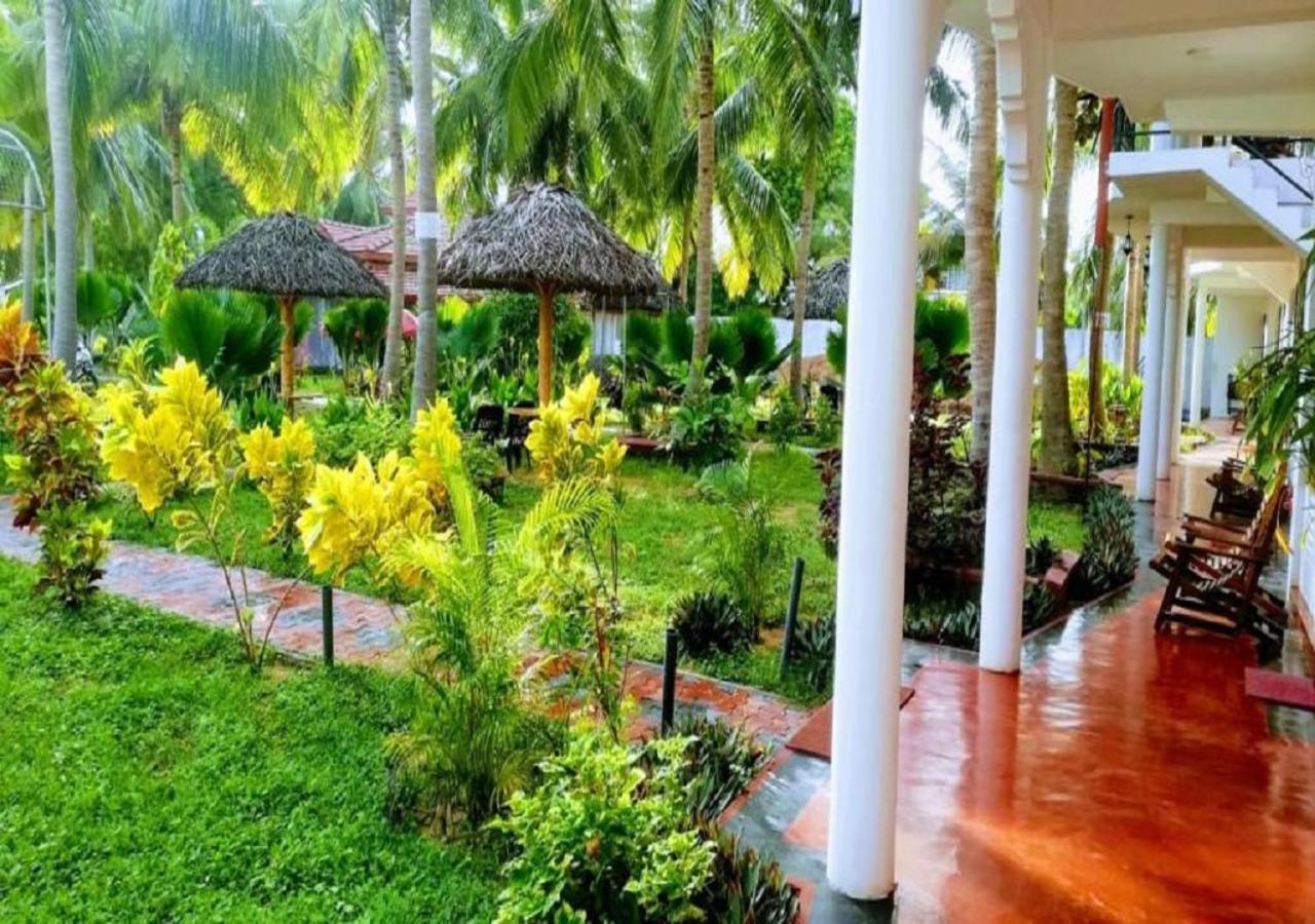 Crescent Sea Resort Nilaveli Exterior photo